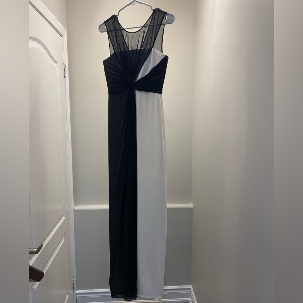 Beautiful bcbg dress size 2 never worn brand new